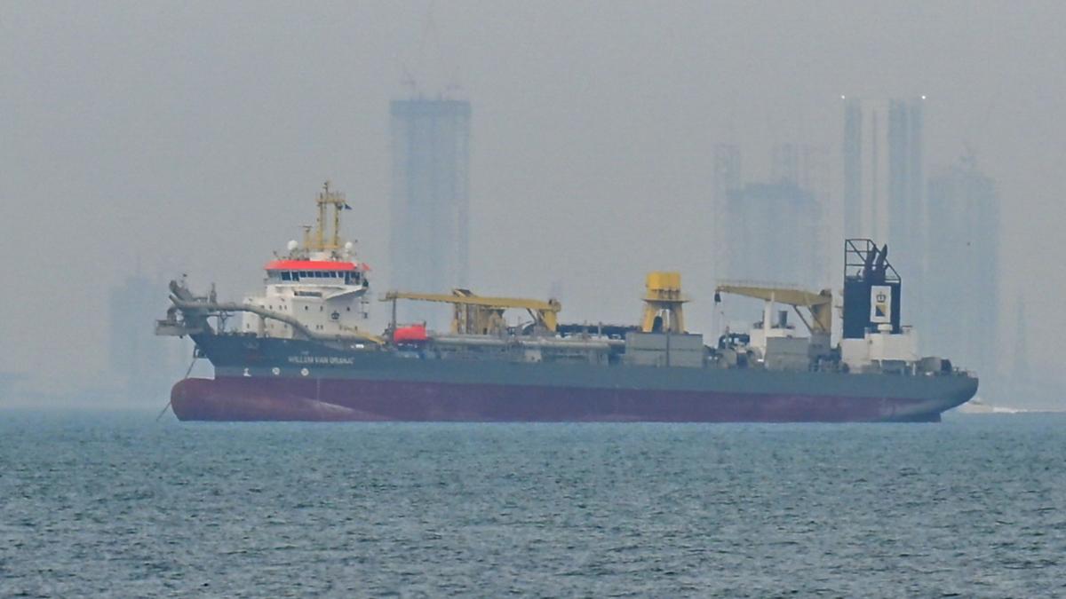 Primele nave prin Ormuz, după ARMISTIȚIUL SUA- Iran: Ce-i cu petrolul?