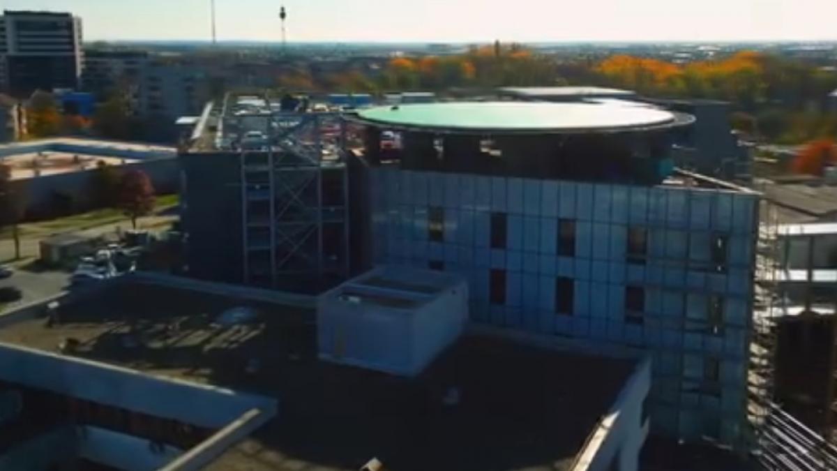 Primul centru de mari arși din România, construit după 1989, este aproape gata la Timișoara, cu o investiție de 66 de milioane de euro Unitatea medicală de la Timișoara, considerată unică în România, va oferi zeci de paturi, săli de operație și un heliport, fiind dedicată tratării pacienților cu arsuri grave