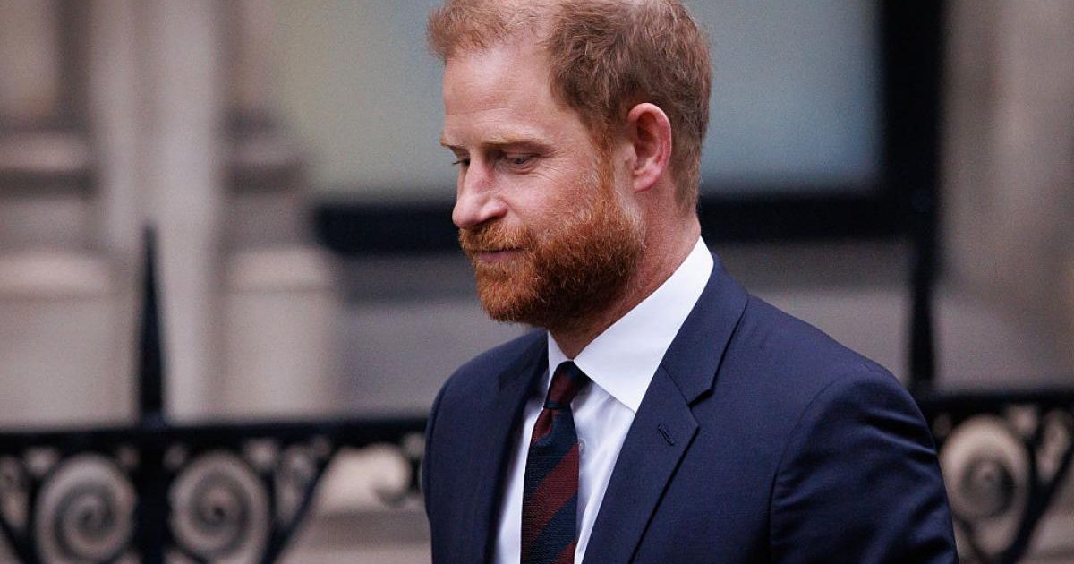 Harry, dat în judecată pentru defăimare de propria fundație Diana