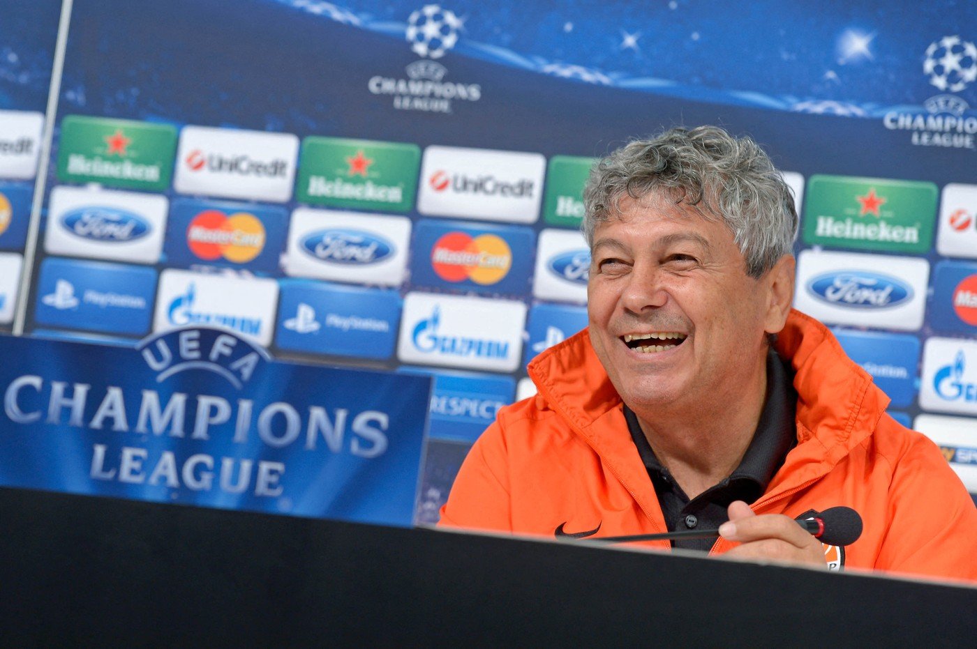 Mircea Lucescu, omagiat în Italia după moartea sa la 80 de ani Decesul lui Mircea Lucescu a stârnit un val de emoție în lumea fotbalului, în special în Italia, țară unde antrenorul român a lăsat o amprentă profundă