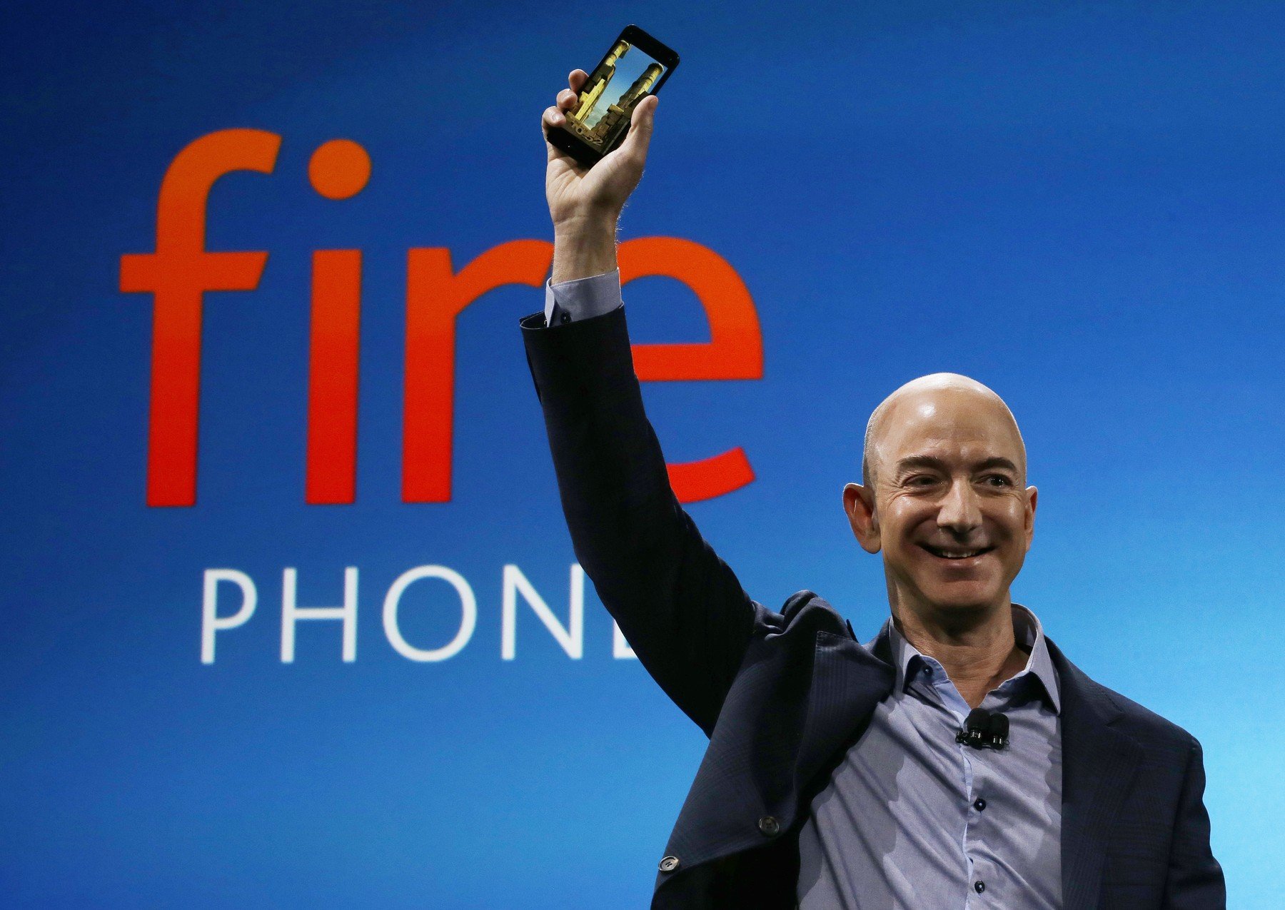 Amazon pregătește o revenire surprinzătoare pe piața telefoanelor mobile, la peste un deceniu de la eșecul „Fire Phone” Gigantul comerțului online, Amazon, plănuiește să lanseze un nou smartphone, la peste zece ani de la eșecul răsunător al modelului „Fire Phone”