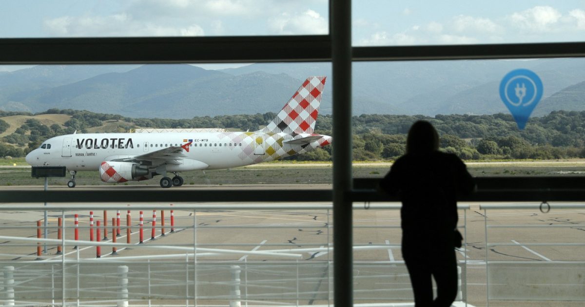 Avionul introduce TAXĂ ȘOC după scumpirea kerosenului: Vor plăti toți pasagerii?