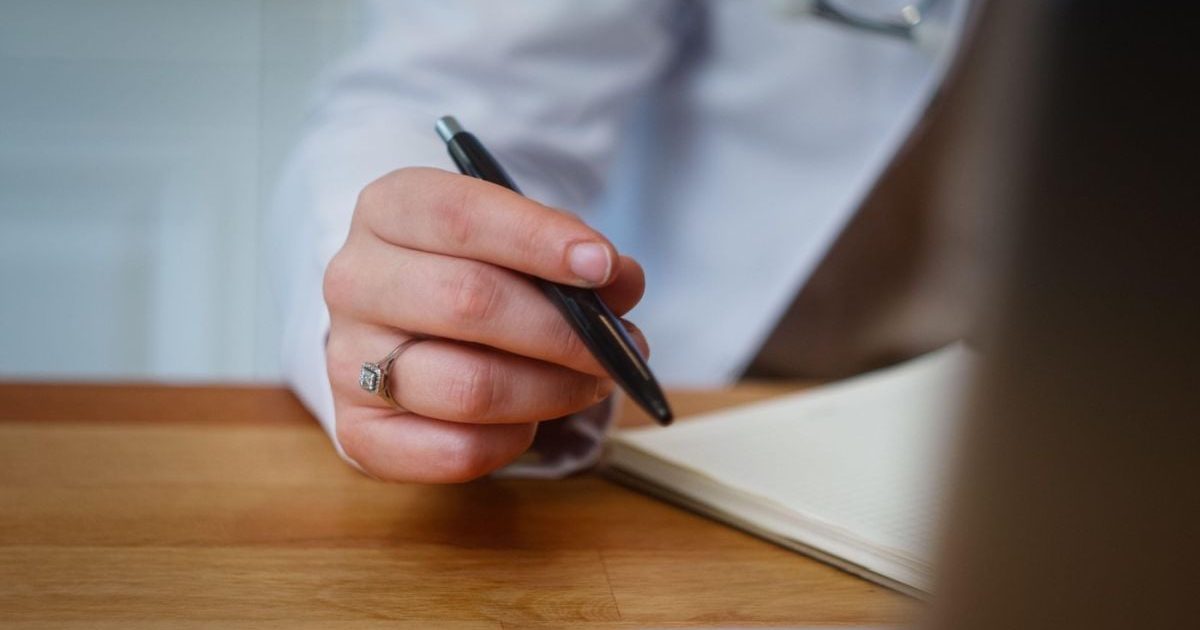 Doctorița refuză tratament pentru rudele pacientei cu care s-a certat în Italia