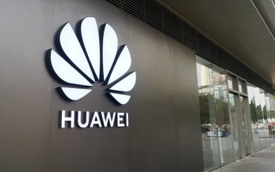 Huawei dă lovitura: Noul telefon pliabil le lasă-n urmă pe Apple și Samsung