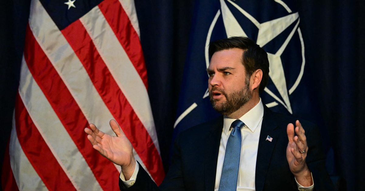 JD Vance avertizează: Papa Leon al XIV-lea, atenție la teologie și acțiunile militare