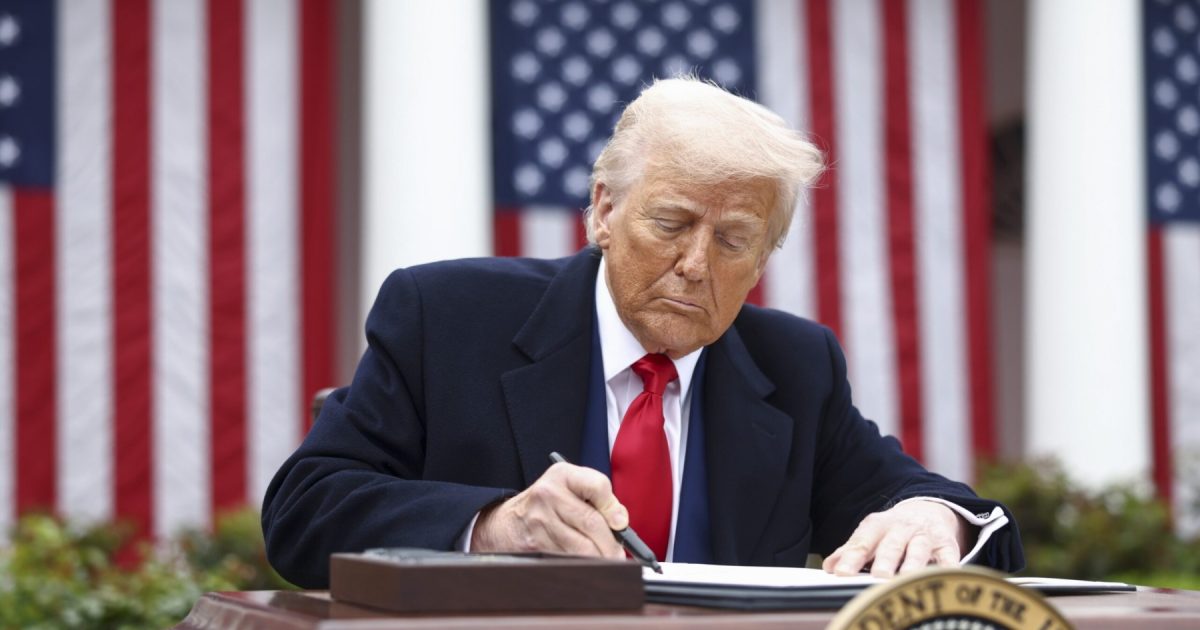 SUA, acord de 20 miliarde dolari cu Iranul: Trump, gata să plătească cash