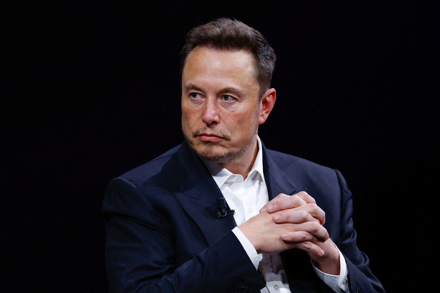 Elon Musk, cofondatorul OpenAI, vrea să îi demită pe Sam Altman, actualul director executiv (CEO) al companiei de inteligență artificială, și pe Greg Brockman, președintele acesteia