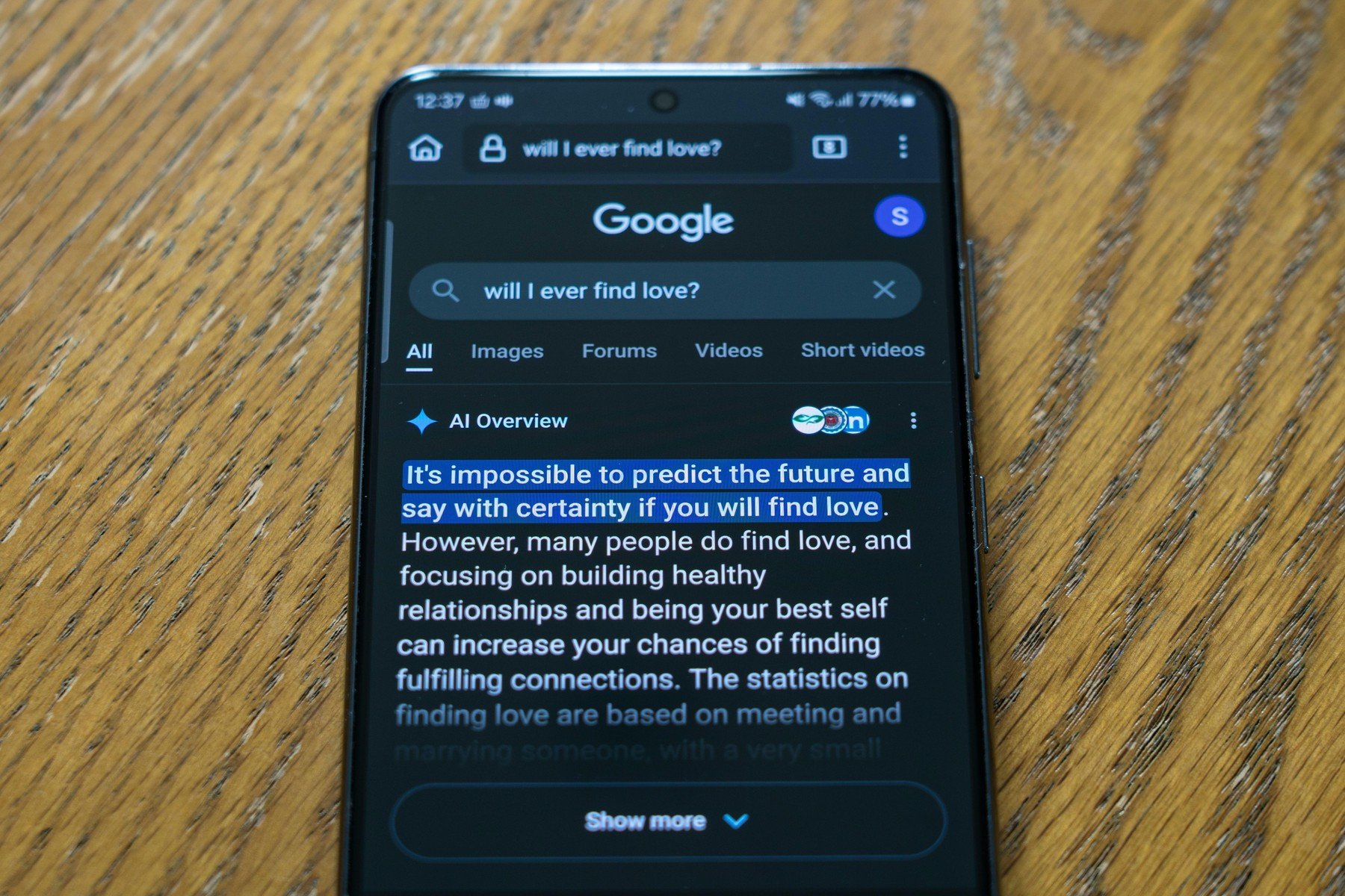 Motoarele de căutare Google, tot mai dependente de funcția AI Overviews bazată pe tehnologia Gemini, înregistrează progrese în acuratețe, dar rămân departe de perfecțiune