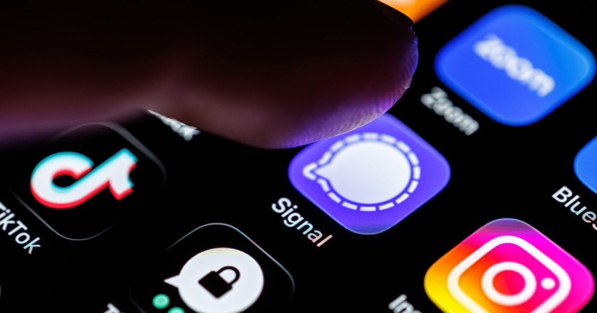 FBI a recuperat mesaje Signal șterse: Notificările iPhone au dezvăluit secrete