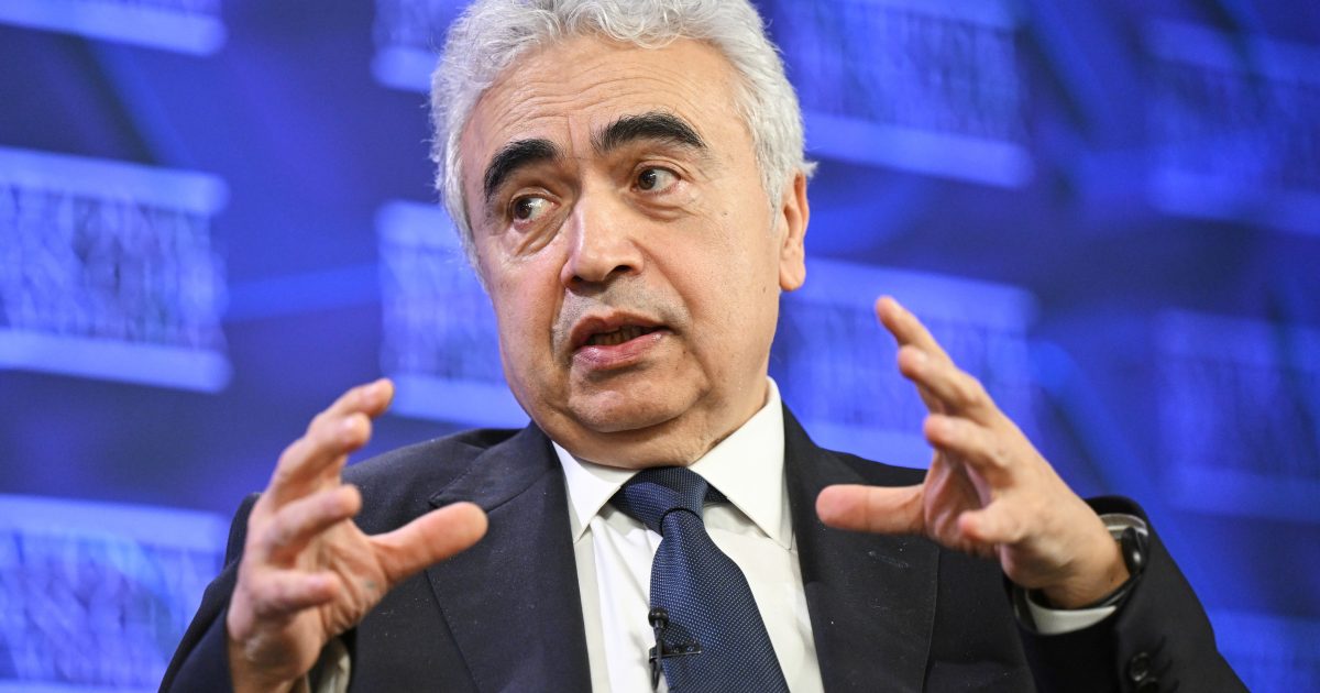 Europa, „combustibil de avioane” doar șase săptămâni, avertizează șeful AIE