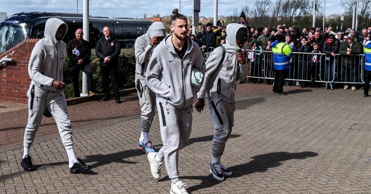 Tottenham, lovitură grea pentru Drăgușin: Lupta pentru evitarea retrogradării, în pericol