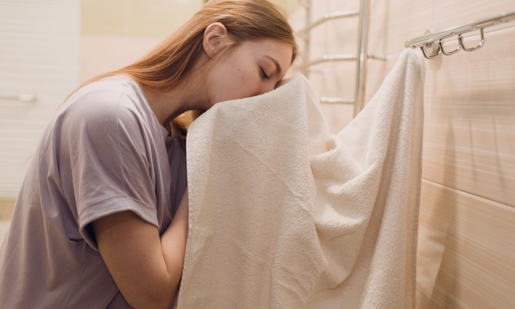 De ce miros urât prosoapele spălate? Trucuri simple pentru prospețime!