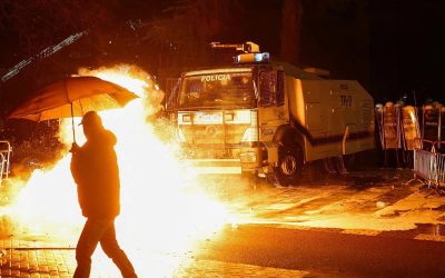 Arestări în Tirana: Trei parlamentari spitalizați după ciocniri violente