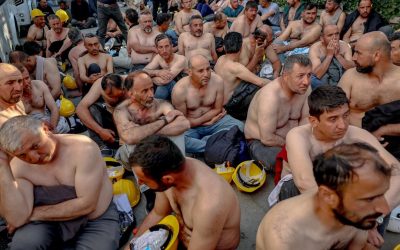 Mineri, arestați la Ankara, la bustul gol, pentru salarii