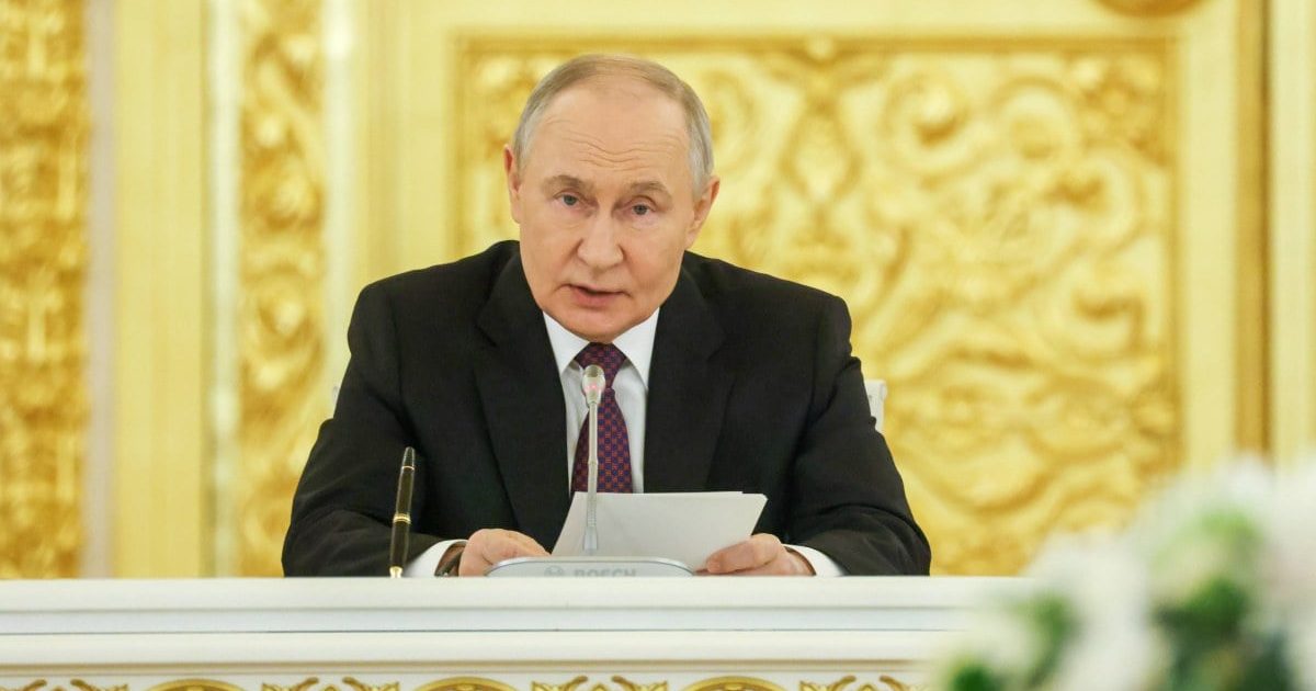 Putin, avertizat în Parlament: Revoluție ca în 1917, riscul „până-n toamnă”