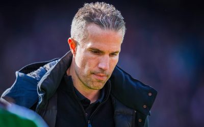 Fani NEBUNI au trezit pe jucătorii Feyenoord cu petarde