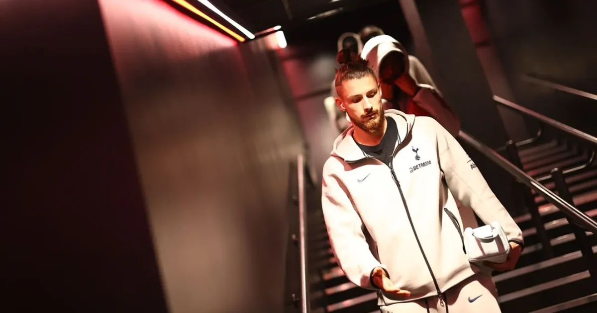 Drăgușin, ca și vândut la Tottenham! Cine-i înlocuitorul adus din Premier League?