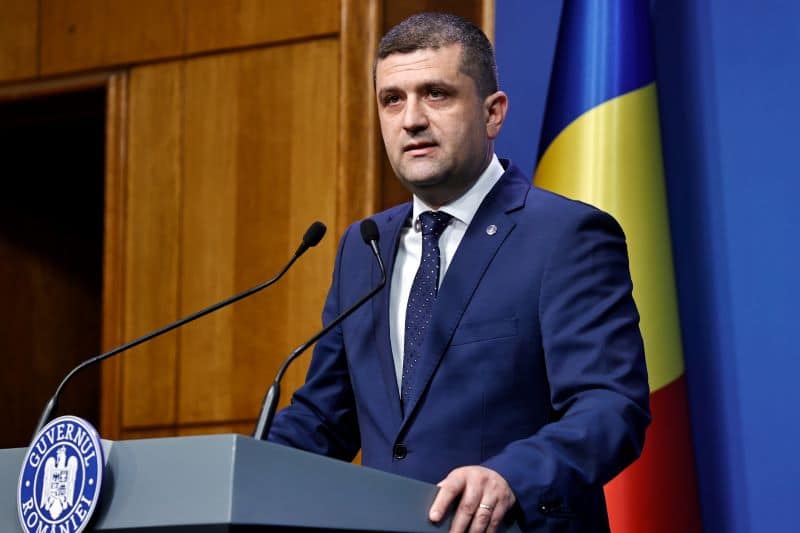 Blocajul politic riscă să compromită contractele SAFE, avertizează experții