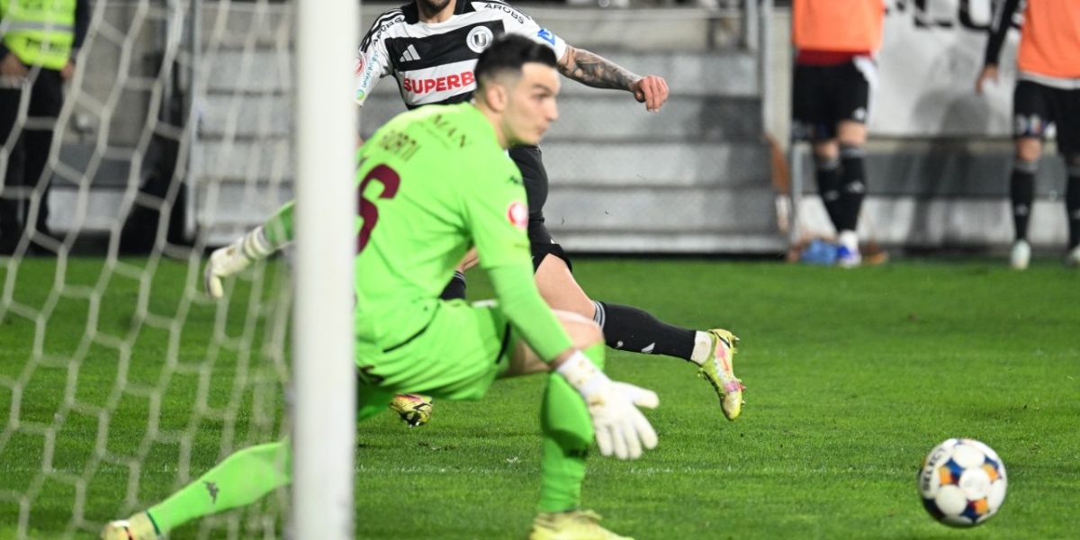 rapid-bucuresti-universitatea-cluj-play-off-superliga-superbet-5042026-1.jpg - NewsFactor