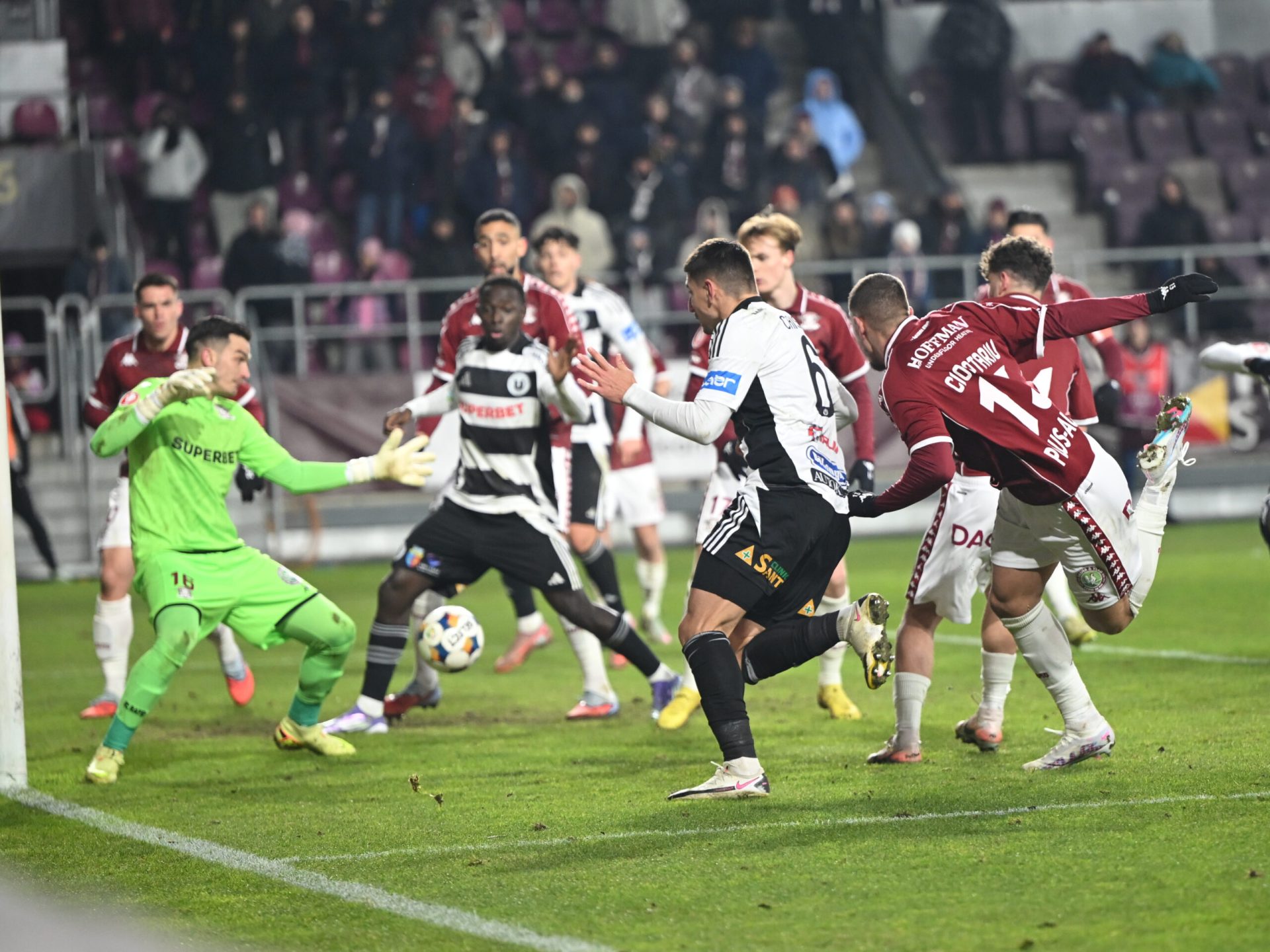U Cluj, meci crucial în superliga: Live text de la 20:30
