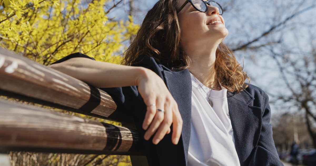 Avertisment de la medici: Cum îți păcălesc pielea primele raze de Soare după iarnă