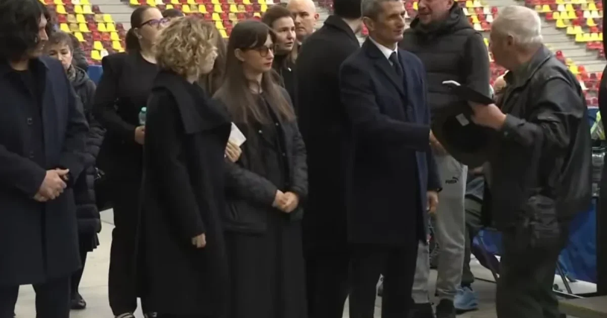 Mihai Stoica, uimit de Răzvan Lucescu: „De unde are resurse?”