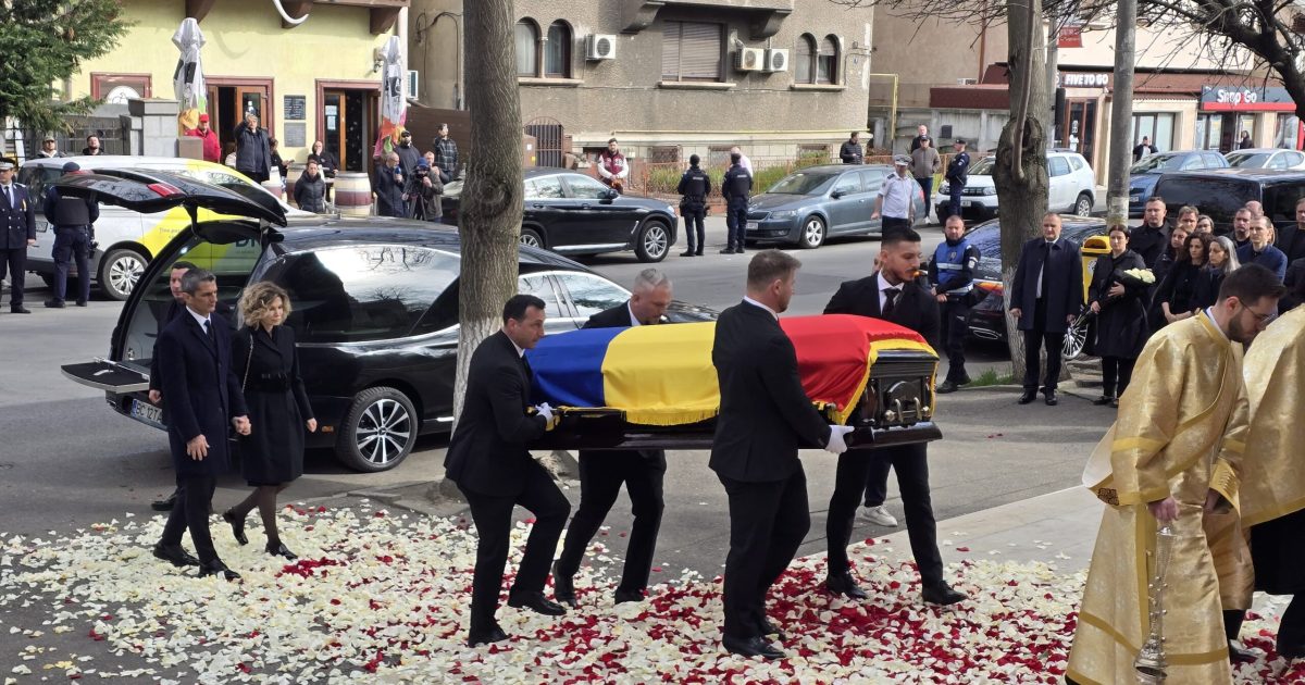 Răzvan Lucescu, gest impresionant: A întâmpinat cortegiul lui Mircea Lucescu