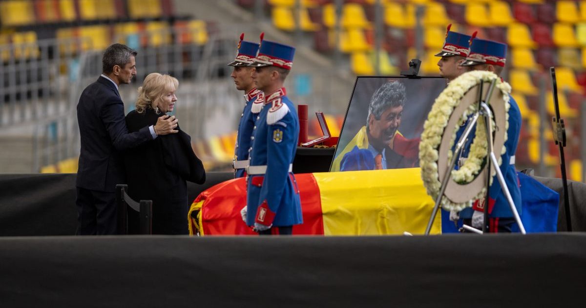 Mircea Lucescu, fostul selecționer al României, va fi înmormântat vineri, la Biserica Sfântul Elefterie, cu accesul limitat