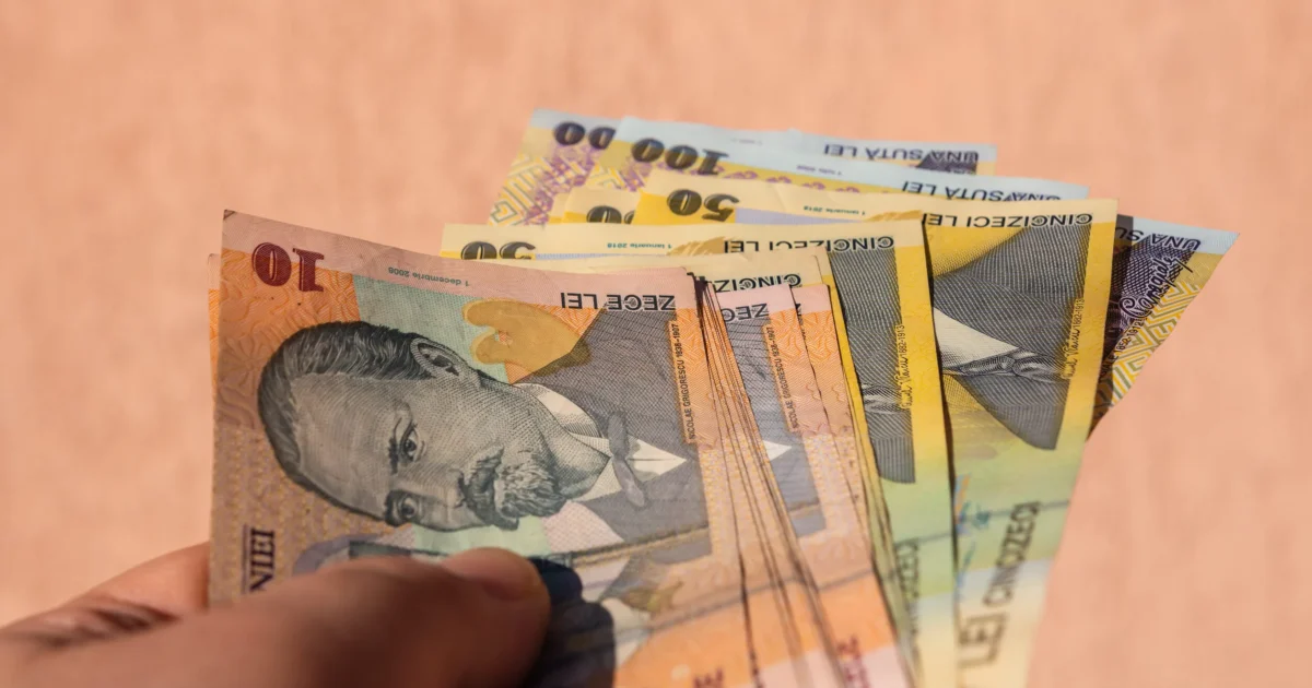 Statul dă 27.000 lei tinerilor lunar. Vezi cine primește banii și cum