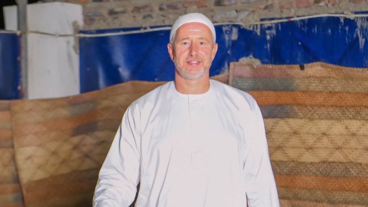 REGHECAMPF, ÎNCĂ UN SEZON LA AL-HILAL OMDURMAN: ANTRENORUL ROMÂN, APROPIE DE MÂNA FINALUL EUROPEI CU O SURPRIZĂ EXOTICĂ Antrenorul român, Laurențiu REGHECAMPF, va continua aventura sa în Sudan, la Al-Hilal Omdurman, cel puțin pentru sezonul 2026-2027