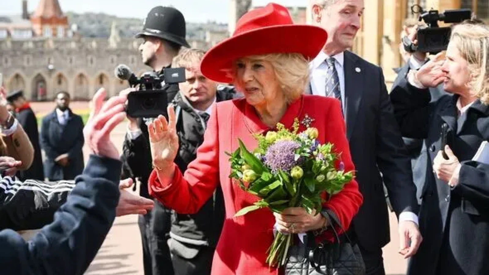 Camilla, regina, adoptă stilul regretatei regina Elisabeta