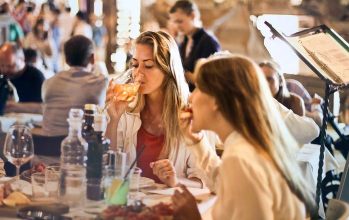 restaurant-mancare-vin-bautura-Pexels-e1591012882125.jpeg - NewsFactor