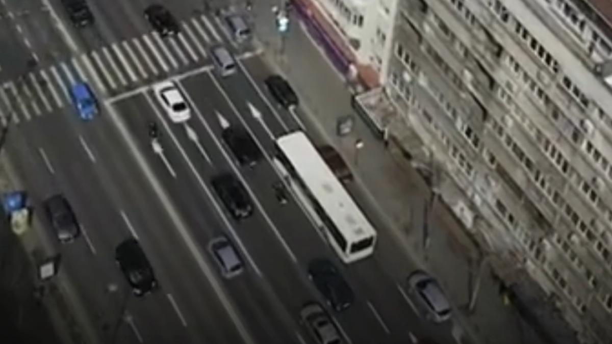 România: Parcul Auto Învechit, O Realitate Dură Patru din zece autoturisme care circulă pe șoselele din România au o vechime de peste douăzeci de ani