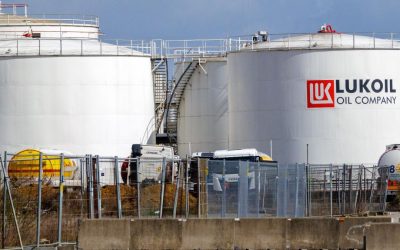România, acordul SUA: Rafinăria Petrotel Lukoil, repornită. Ivan promite prețuri mici