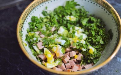 Nutriționiștii dau verdictul: Alimentele „sănătoase” care îți sabotează silueta