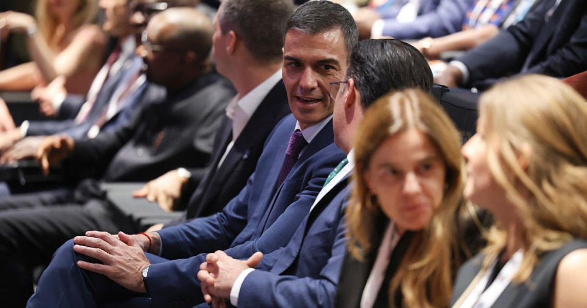 Sanchez sfidează Washingtonul: Merge la Beijing ca să reducă deficitul Spaniei