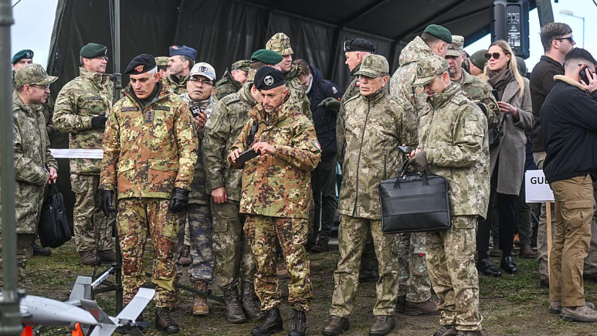 Ucraina, ruptura cu NATO: Instructori aliați, „decuplați de realitate”
