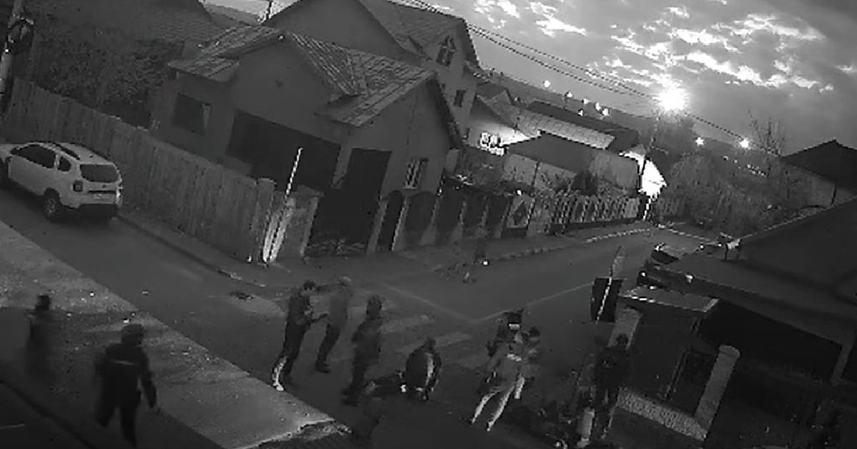 Mascații, intervenție de Paște la Mizil: Poliție atacată de mai mulți indivizi