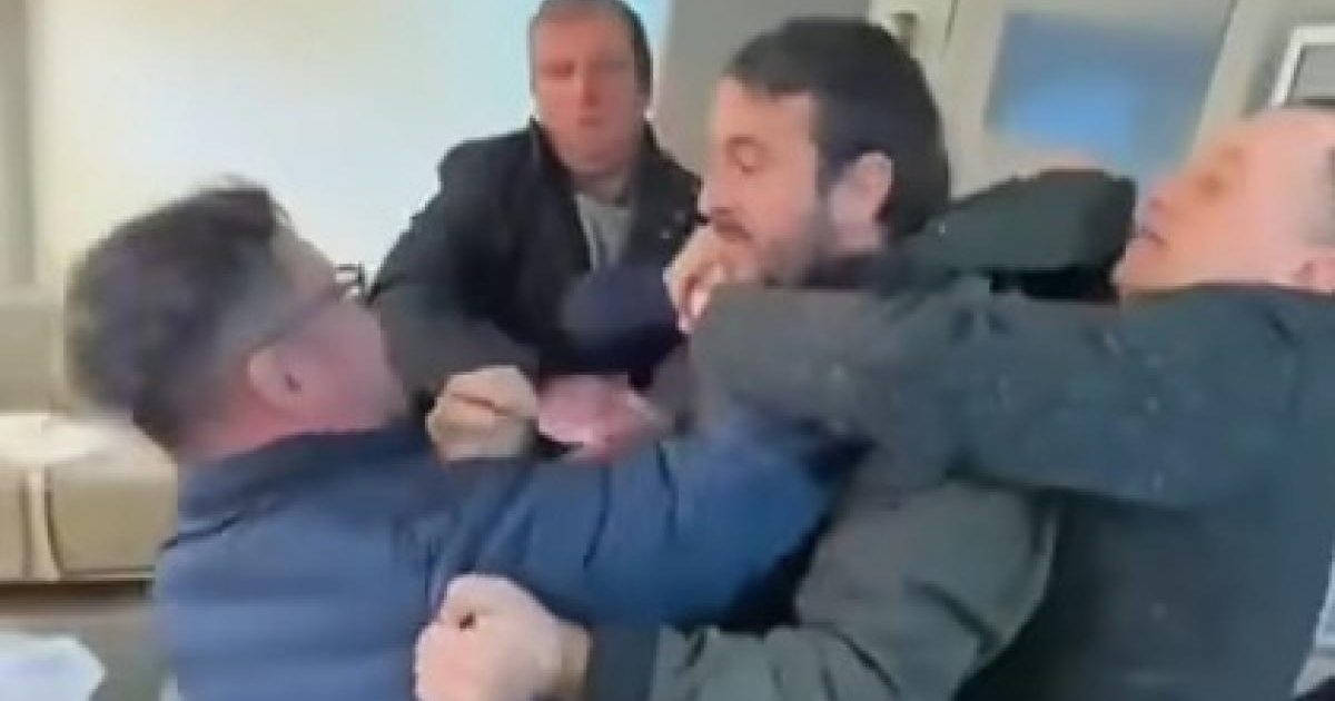 Bătaie în sediul AUR: Un membru l-a atacat pe Dan Tănasă, acuzații grave