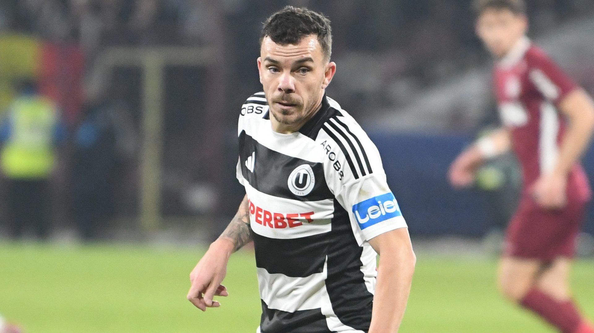 Scandal la Giulești: Dan Nistor, gest necontrolat după schimbare București – Un moment tensionat a marcat meciul Rapid – U Cluj, disputat în Giulești, în cadrul etapei a 3-a din play-off-ul Superligii