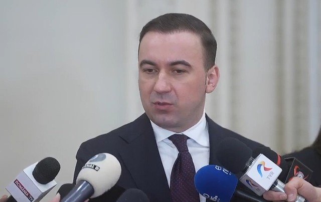 Ministrul Energiei Anunță Scăderea Prețurilor la Energie Electrică și Oportunități pentru Consumatori Ministrul Energiei, Bogdan Ivan, a anunțat că prețurile la energia electrică au scăzut, în medie, cu 15%