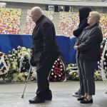 Cine este bătrânul cu baston la căpătâiul lui Mircea Lucescu