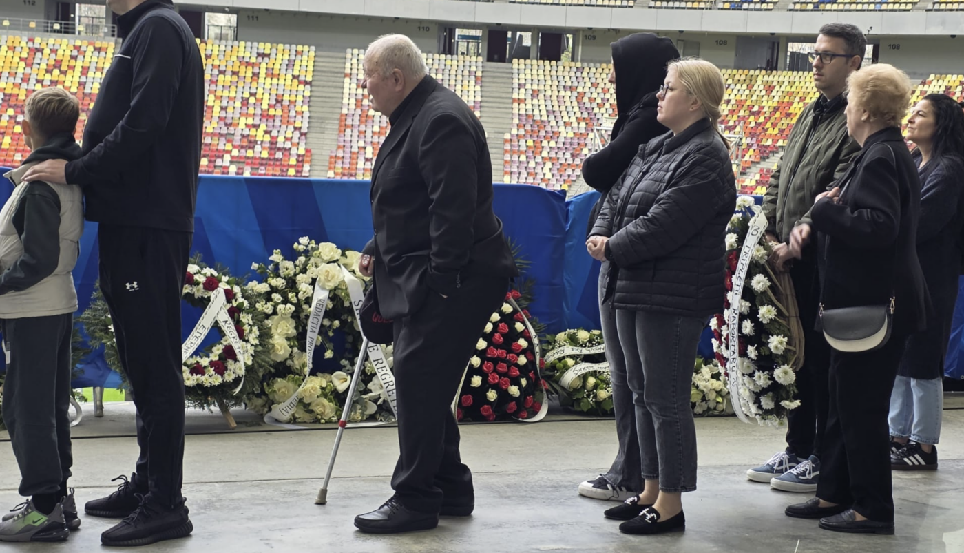 Printre cei care au venit să-și ia rămas bun de la Mircea Lucescu, un suporter aparte a fost remarcat