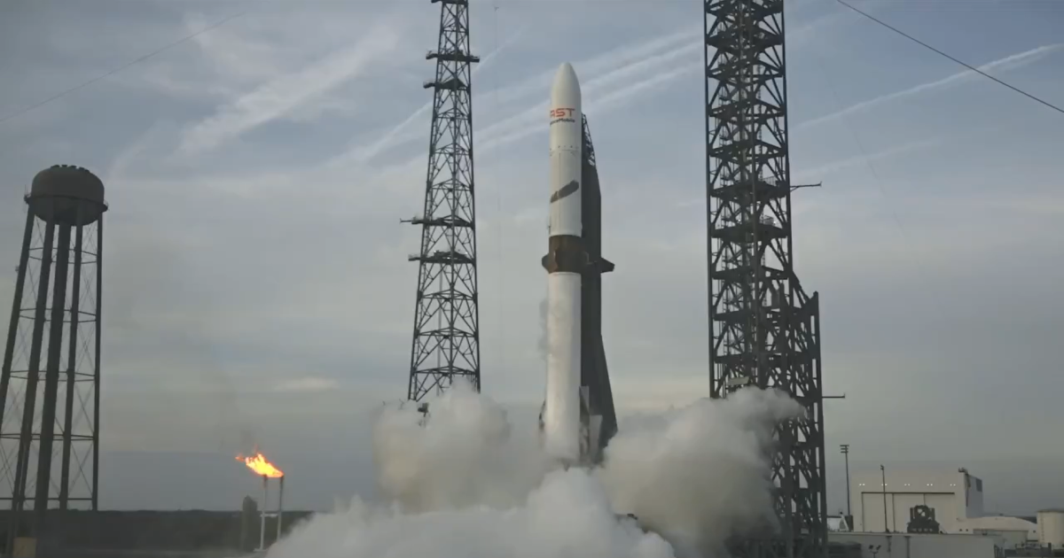 Blue Origin pune paie pe foc: Aterizare REUȘITĂ pentru racheta New Glenn, rivalitate cu SpaceX