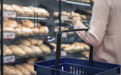 Scumpiri după Paște: Producătorii anunță scumpirea alimentelor de bază, panică în România