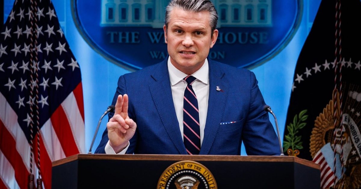 GAFĂ: Șeful Pentagonului, Pete Hegseth, citează Pulp Fiction drept verset biblic