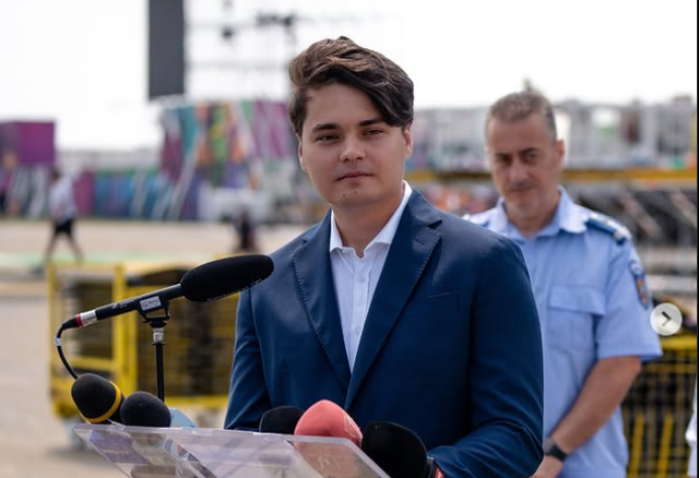 Selly investește masiv în Costinești: Proiectul NIBIRU vizează un complex de divertisment de amploare Andrei Șelaru, cunoscut publicului sub numele de Selly, a anunțat lansarea proiectului NIBIRU, un complex de divertisment situat în Costinești, care promite să transforme radical fața litoralului românesc