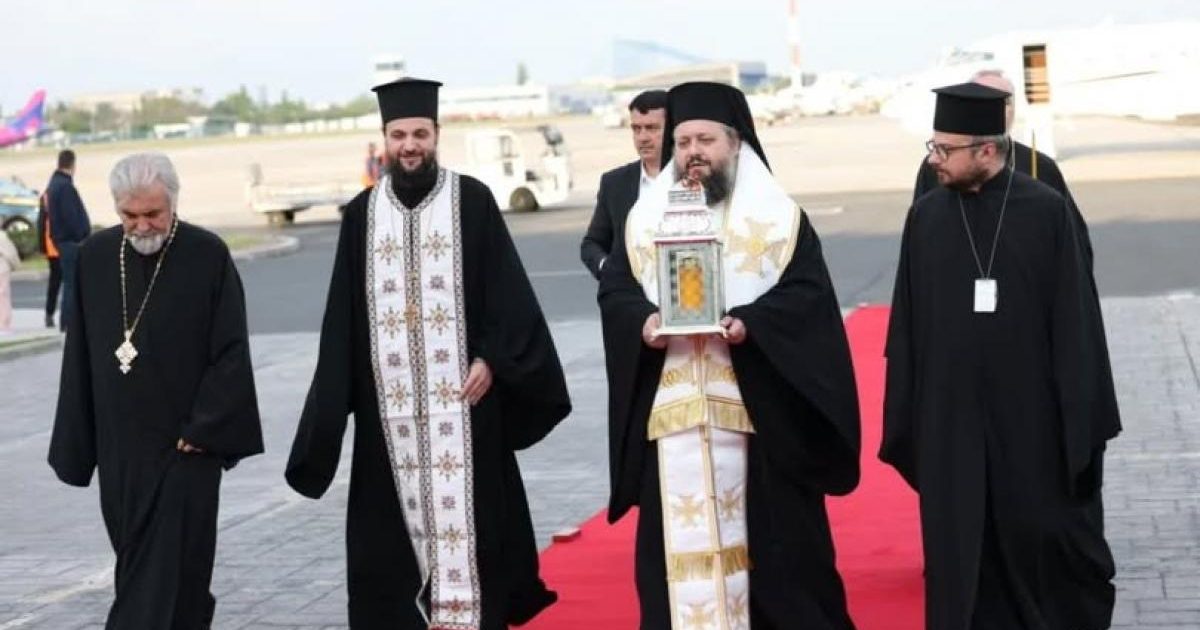 Sfânta Lumină de la Ierusalim, în România: „Izvor de bucurie și viață”