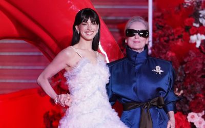 Anne Hathaway și Meryl Streep, secrete „diabolice” pe covorul roșu