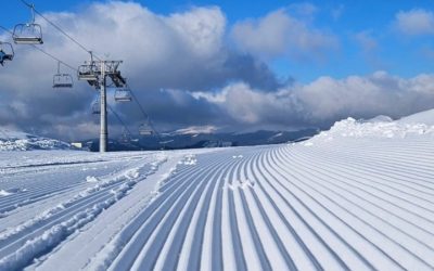 Stațiunea montană care dă pârtiile GRATUIT de Paște: Unde poți schia?